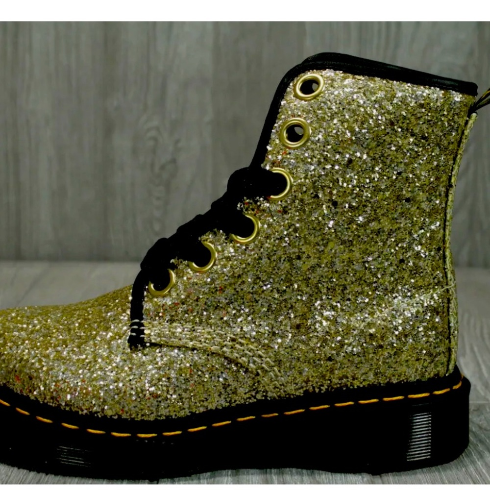 Preloved 59 Dr. Martens 1460 FARRAH Glitter womens Leather boots GOLD